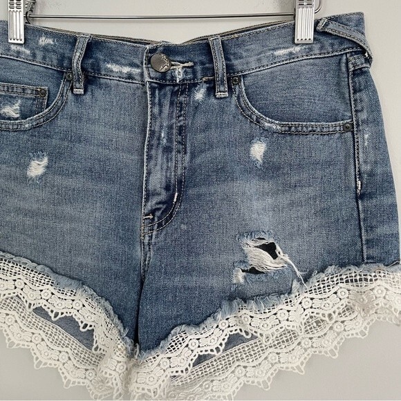 Free People Denim Jean Shorts with Lace Trim, Size 26 NWOT - Picture 5 of 11